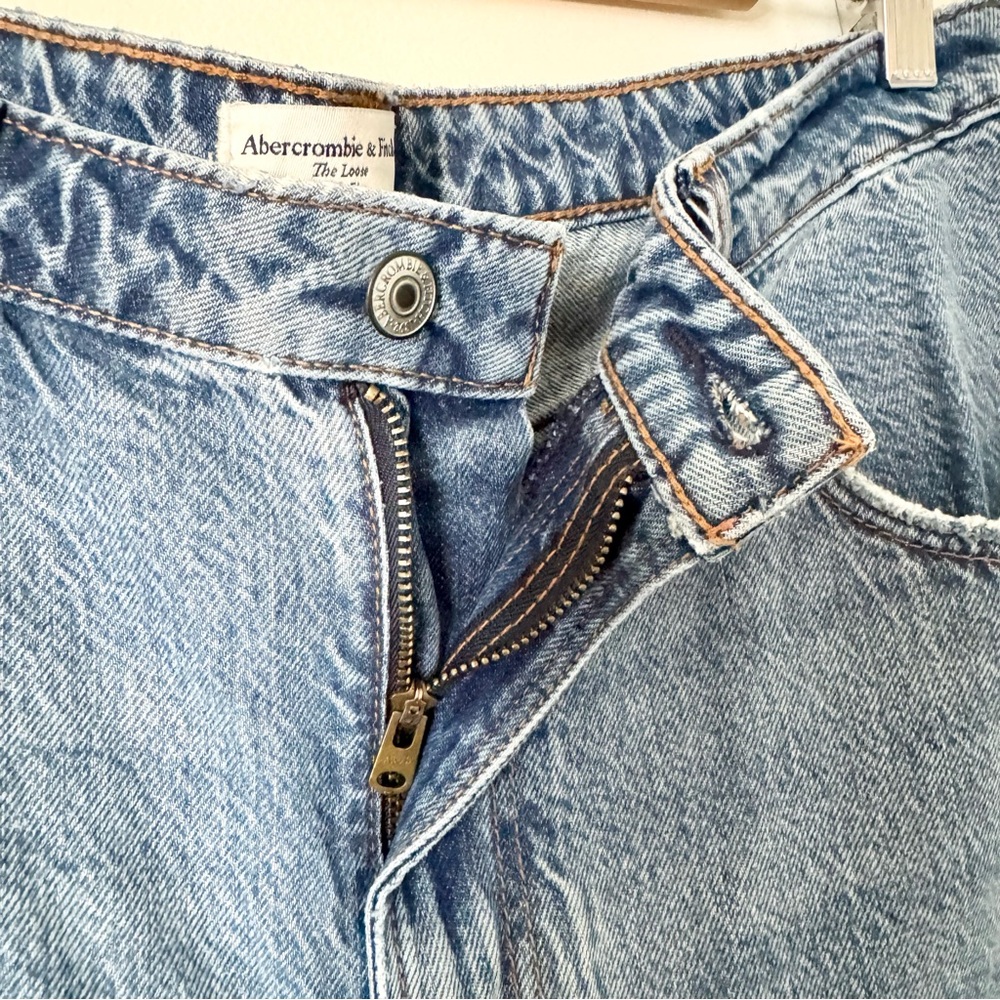 Abercrombie & Fitch Curve Love High Rise Loose Jean Size 14/32 - Picture 10 of 15